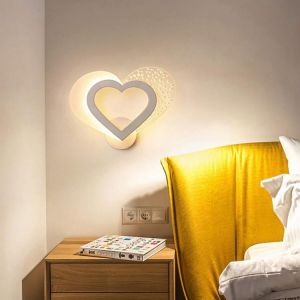 מנורה יוקרתית לחדר שינה בצורת לב בעיצוב רומנטי